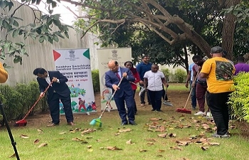 Embassy of India in Abidjan organized a comprehensive cleanliness drive